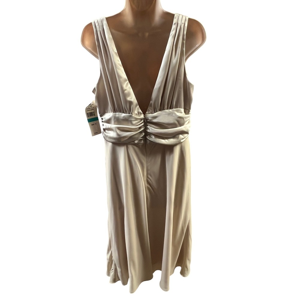 SL Fashions Cocktail Dress Champagne Satin Ruched Embellished V-Neck Size 16 New - Picture 4 of 9